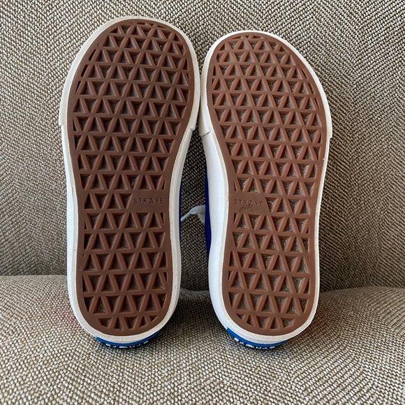 Straye Logan Lace Up Patriotic Sneaker in Red, White, and Blue. Size 3. EUC. - Picture 5 of 15